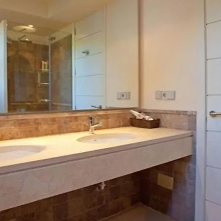 Amazing In Benahavis With Shared Pool Apartment Estepona